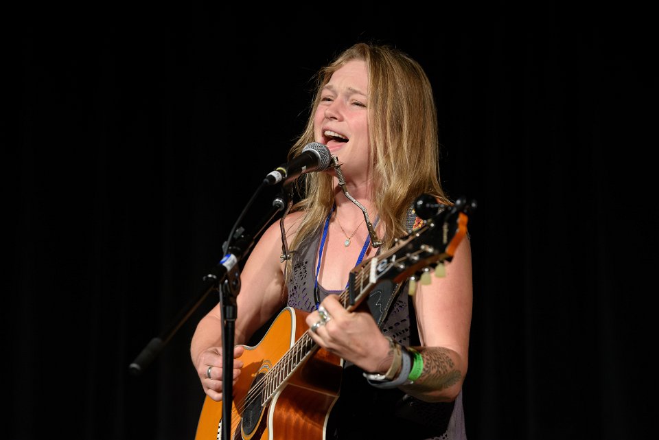 Crystal Bowersox performed on Wednesday evening